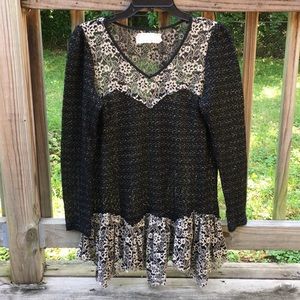 A’reve Longsleeves Light Weight V-Neck Blouse Size Small